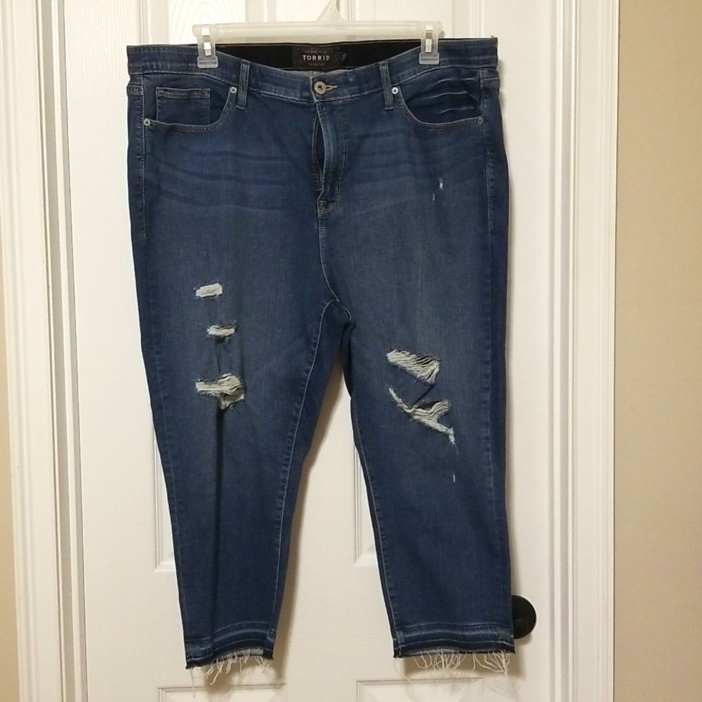 Torrid Premium sky high skinny crop, distressed capris with stretch. Size 24
